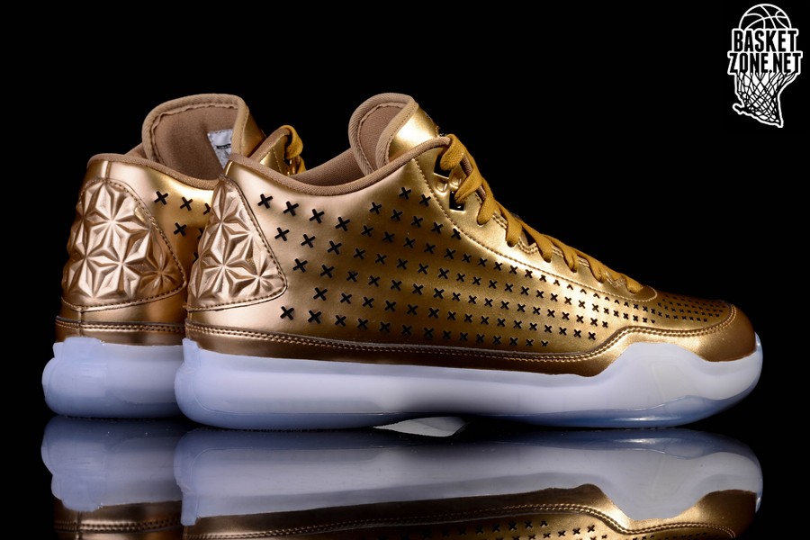 kobe 10 ext liquid gold