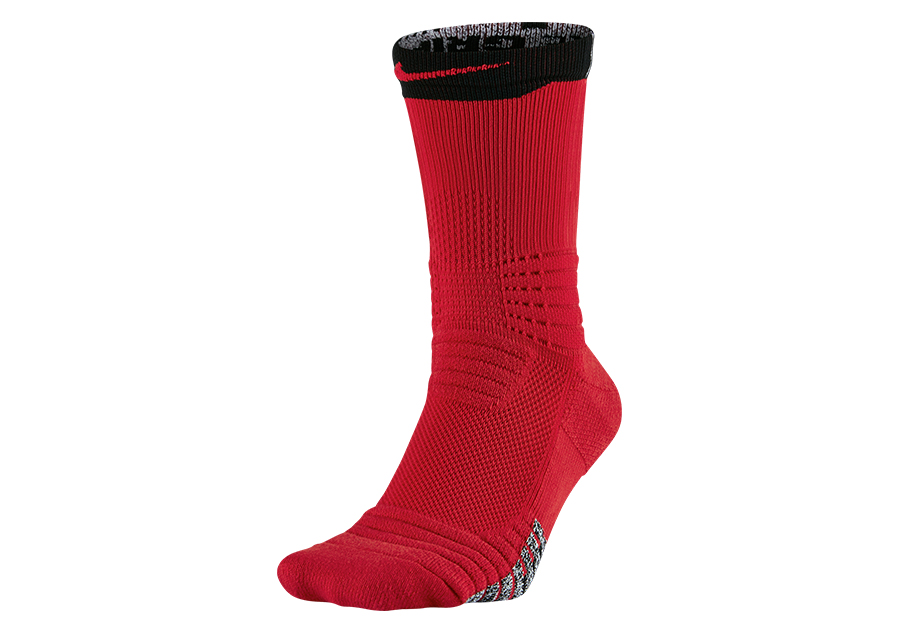 NIKE U NG VERSA CREV UNIVERSITY RED BLACK fur 22 50 Basketzone