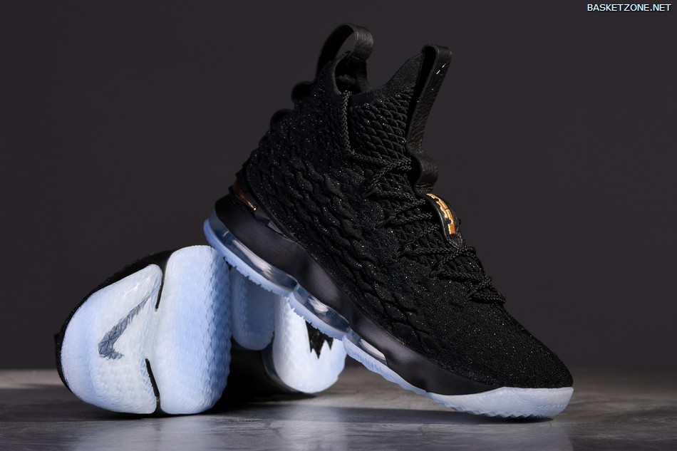 lebron james 15 shoes black and gold