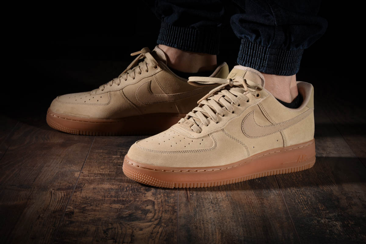 NIKE AIR FORCE 1 '07 LV8 SUEDE MUSHROOM