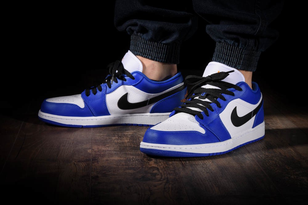 NIKE AIR JORDAN 1 RETRO LOW HYPER ROYAL