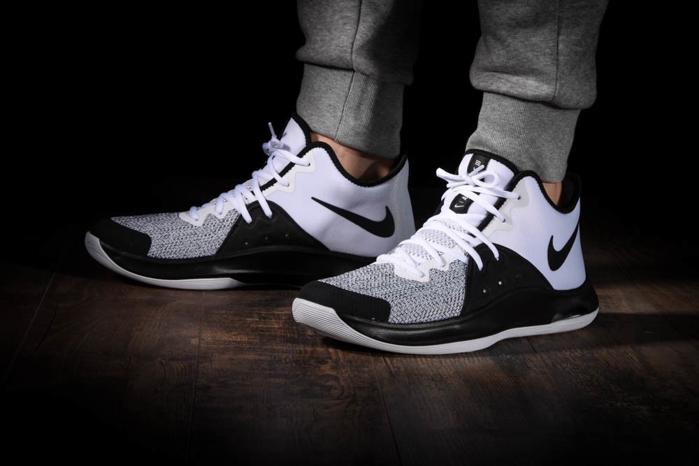 NIKE AIR VERSITILE III WHITE BLACK