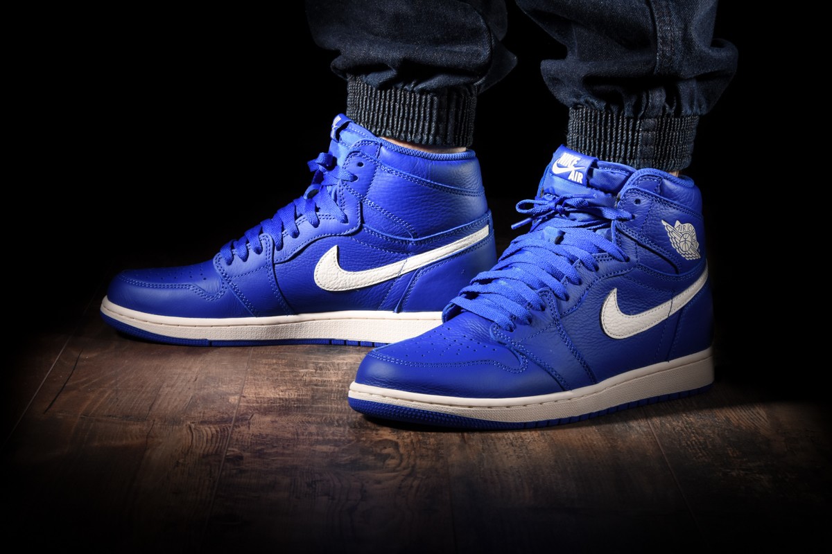 NIKE AIR JORDAN 1 RETRO HIGH OG HYPER ROYAL