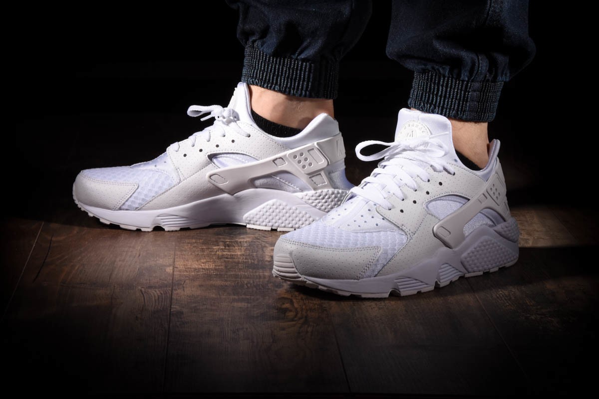 NIKE AIR HUARACHE WHITE