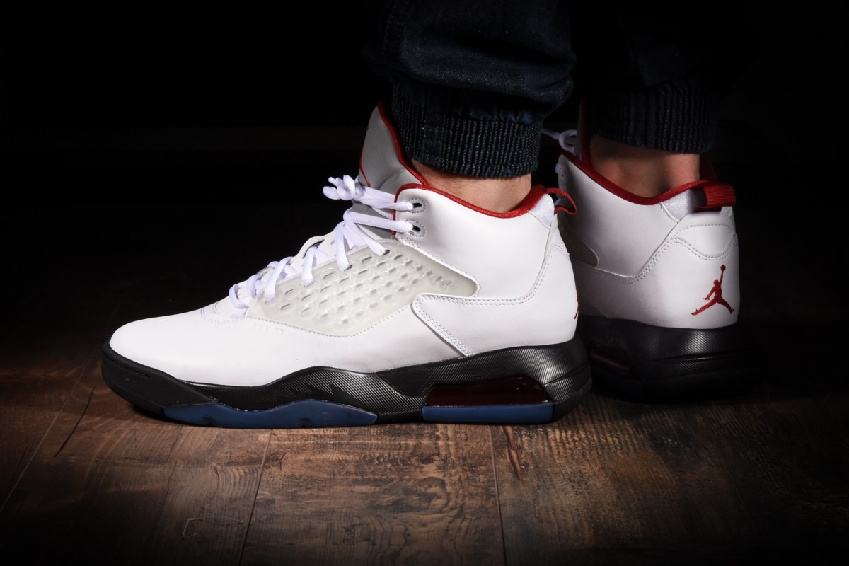 jordan maxin 200 red and white
