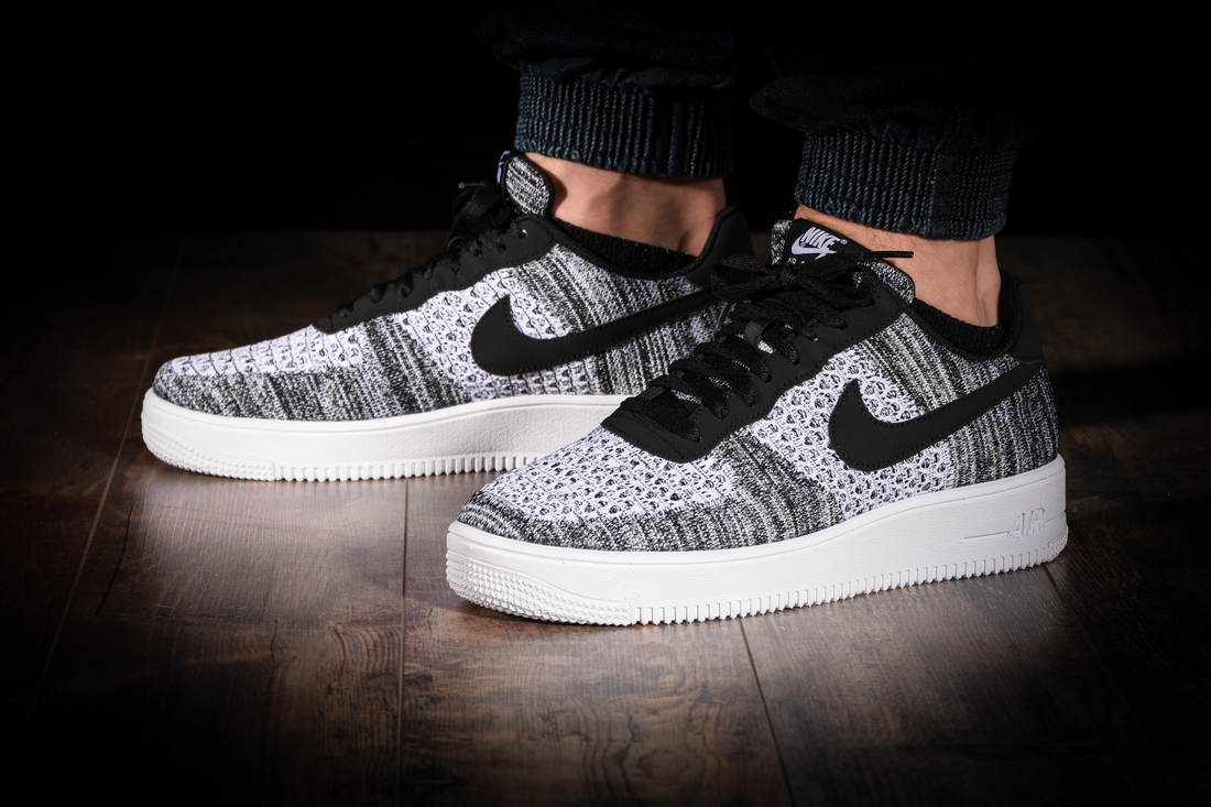 NIKE AIR FORCE 1 FLYKNIT 2.0 €115,00 |