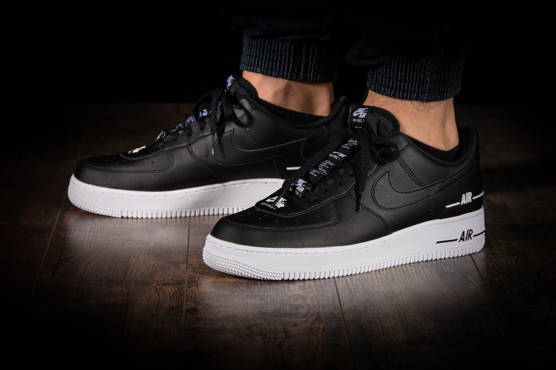 NIKE AIR FORCE 1 LOW '07 LV8 DOUBLE AIR BLACK WHITE