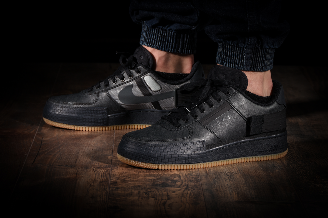 NIKE AIR FORCE 1 TYPE 1 BLACK GUM