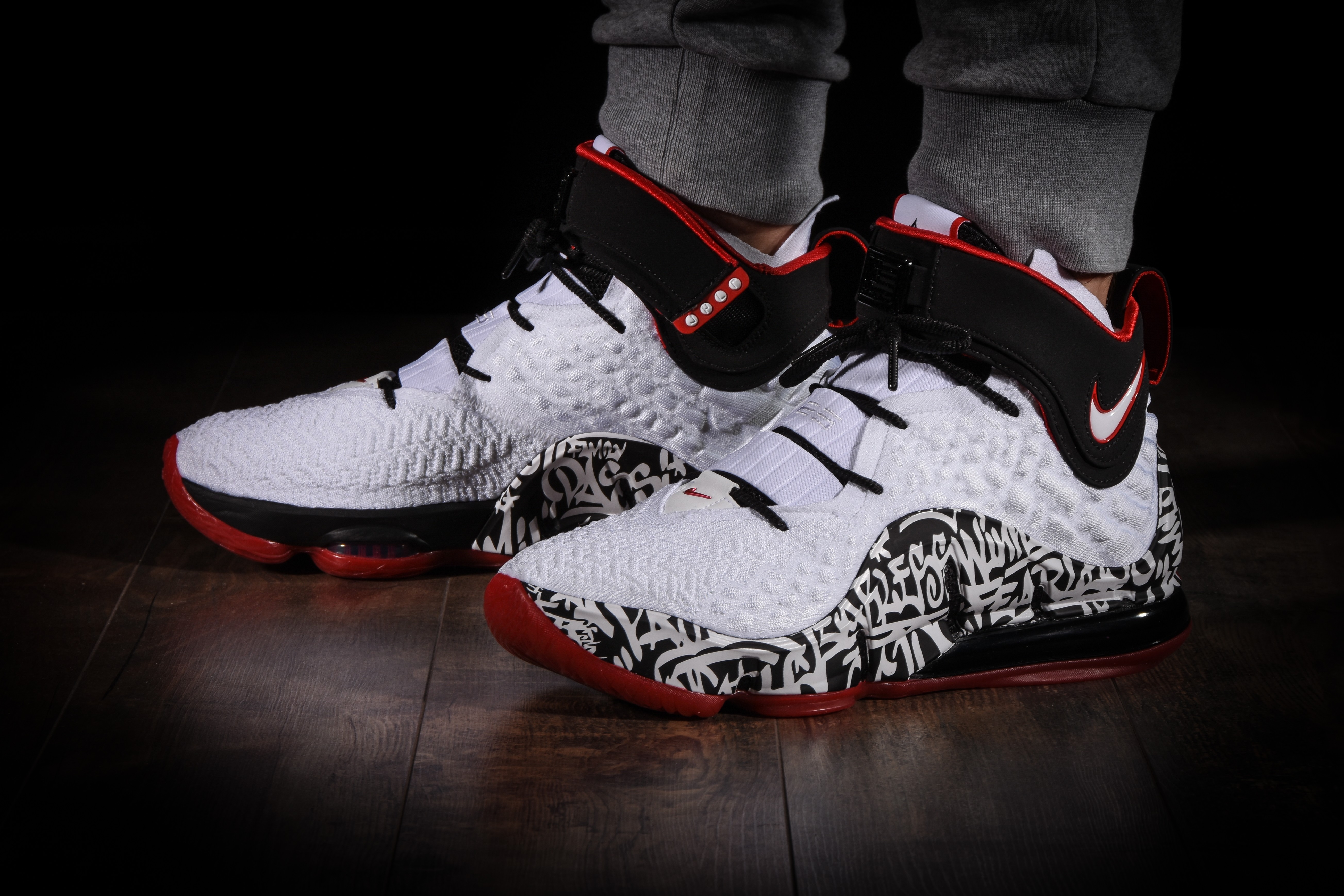 NIKE LEBRON 17 GRAFFITI for £175.00 | kicksmaniac.com