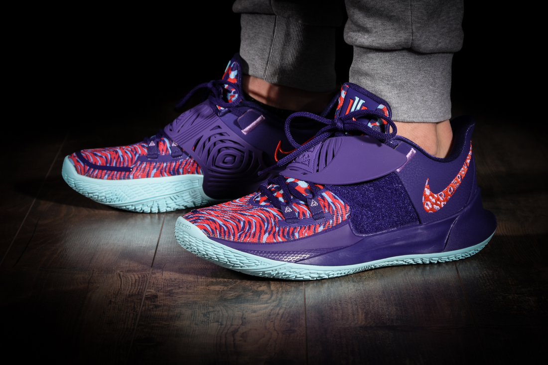 NIKE KYRIE LOW 3 COURT PURPLE