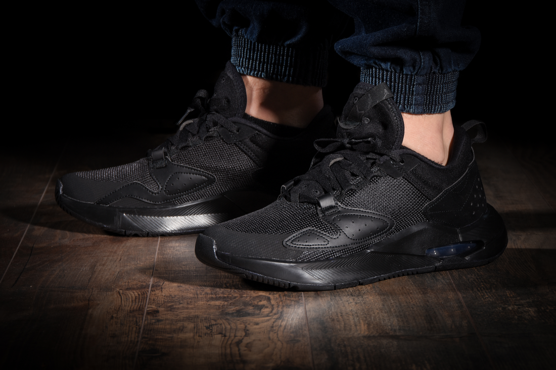 NIKE AIR JORDAN AIR CADENCE TRIPLE BLACK