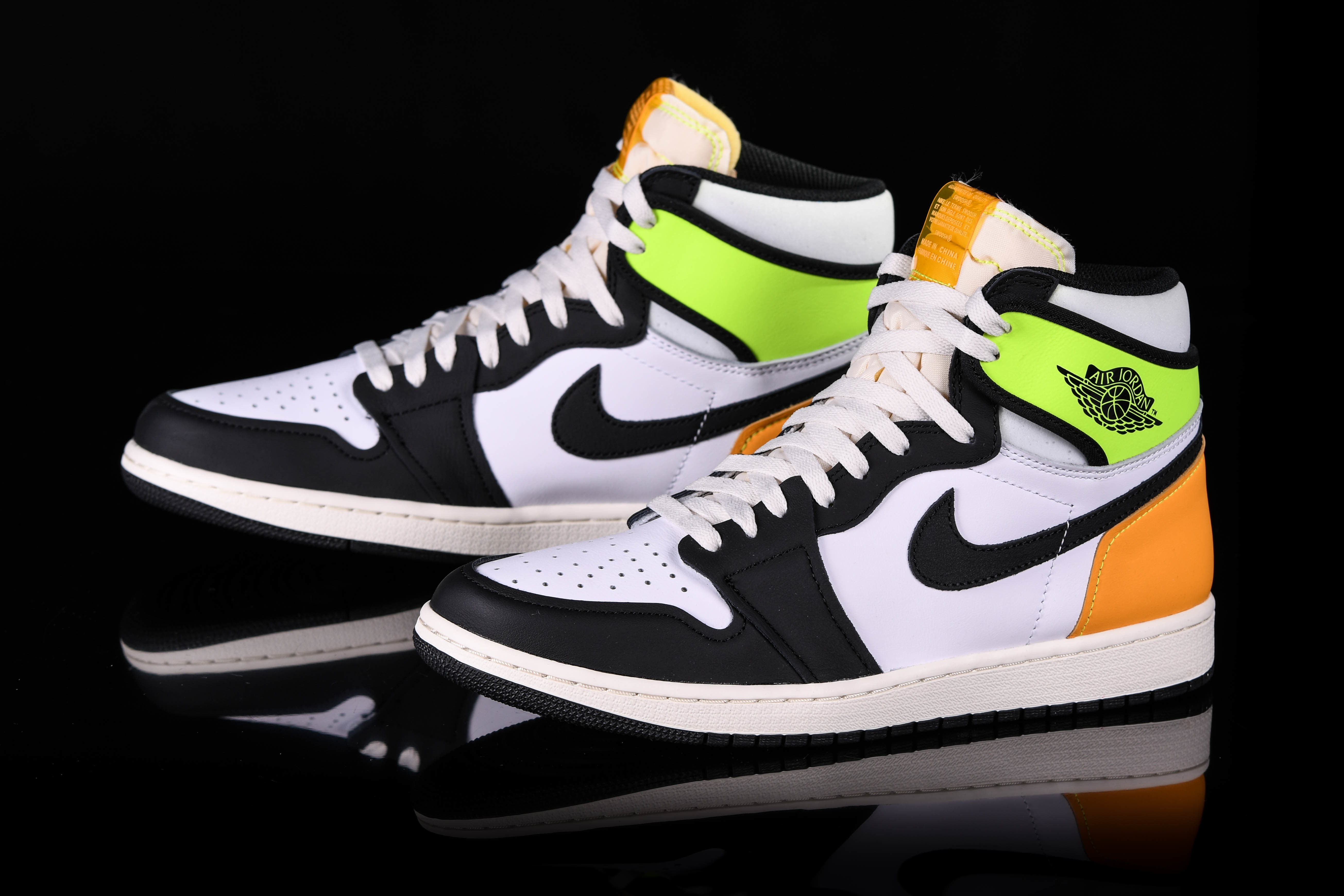 NIKE AIR JORDAN 1 RETRO HIGH OG VOLT GOLD price €229.00