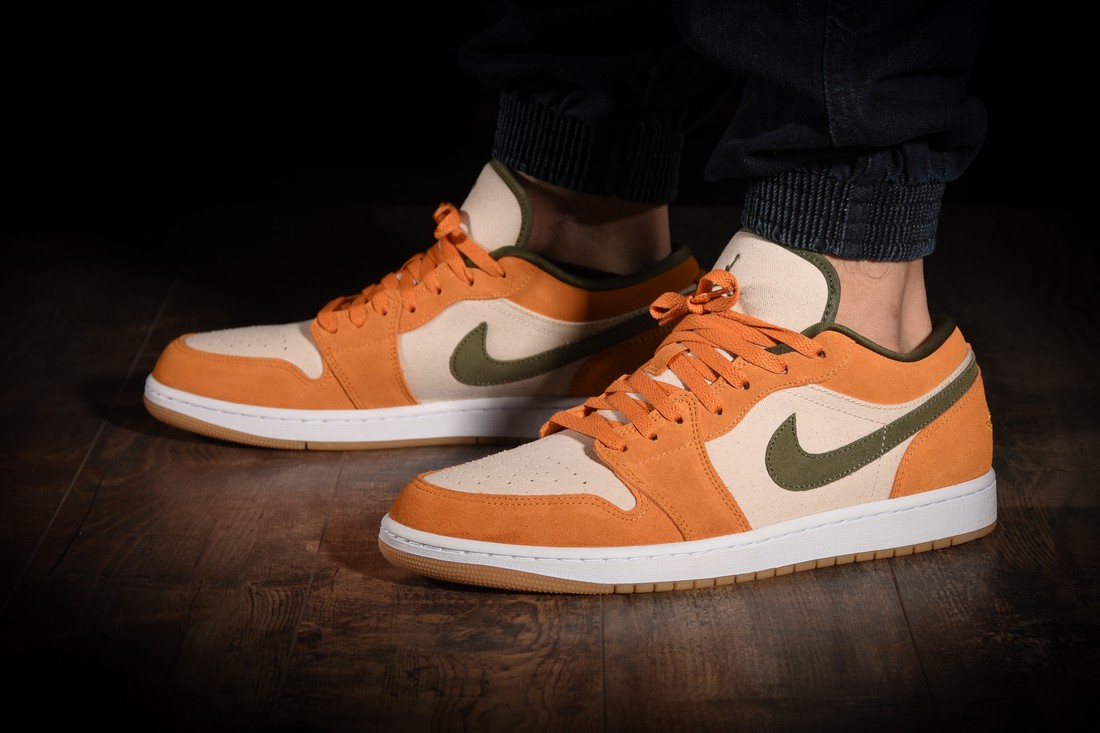 NIKE AIR JORDAN 1 RETRO LOW SE SUEDE ORANGE OLIVE fur 130 00 kicksmaniac